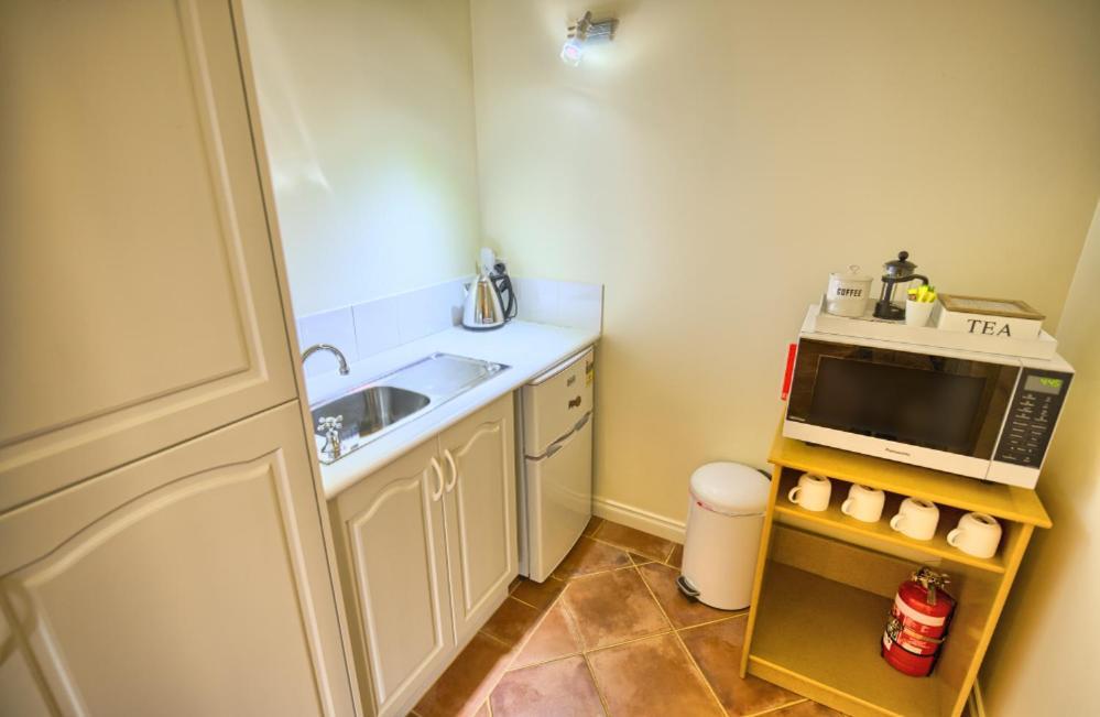 Spencer Suites Олбани Экстерьер фото
